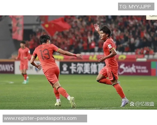 重庆足球队配合引发热议球迷对战术执行和团队默契提出质疑 重庆足球队配合引发热议球迷对战术执行和团队默契提出质疑